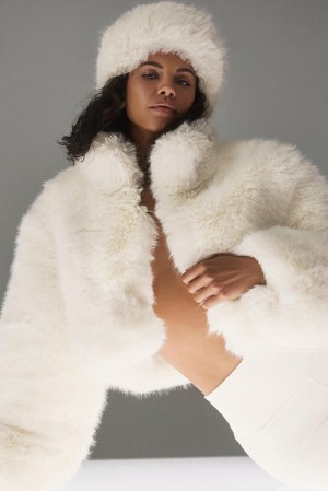 Chamarras Alo Yoga Opulent Faux Fur Cropped Mujer Ivory | Mexico JFC-523714