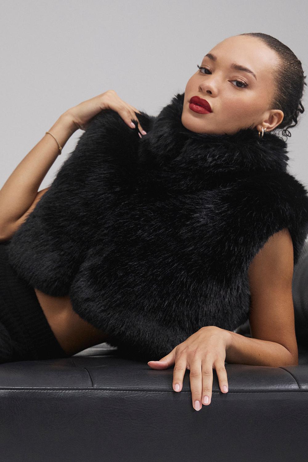 Chaleco Alo Yoga Opulent Faux Fur Cropped Mujer Negros | Mexico  VTL-265489