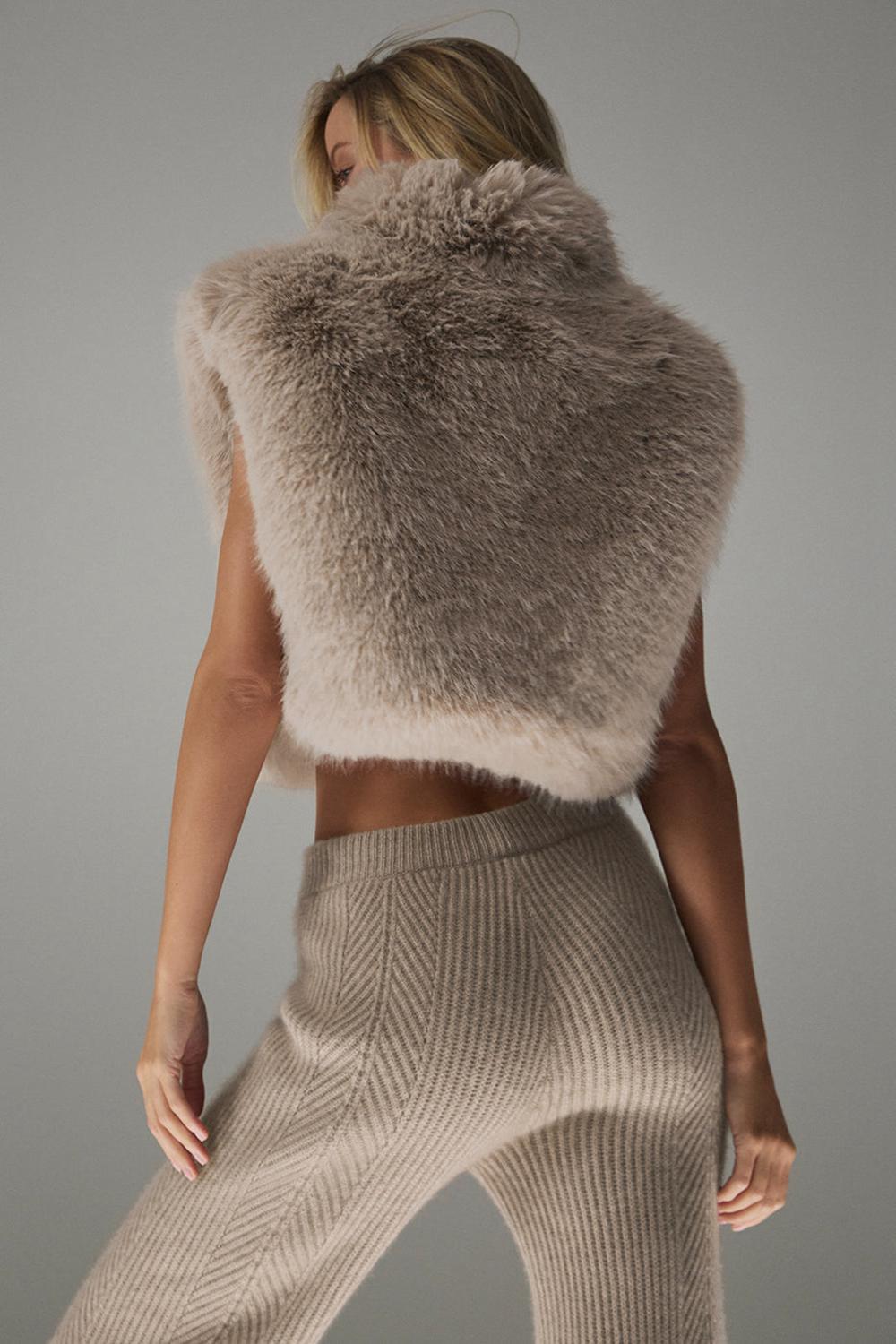 Chaleco Alo Yoga Opulent Faux Fur Cropped Mujer Oat | Mexico  GOD-093754