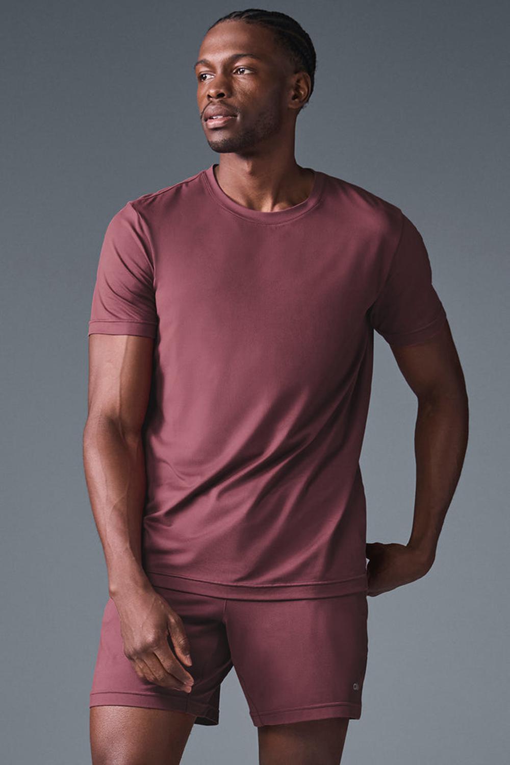 Short Sleeve Alo Yoga Conquer Reform Crewneck Hombre Vino | Mexico  FBH-841972