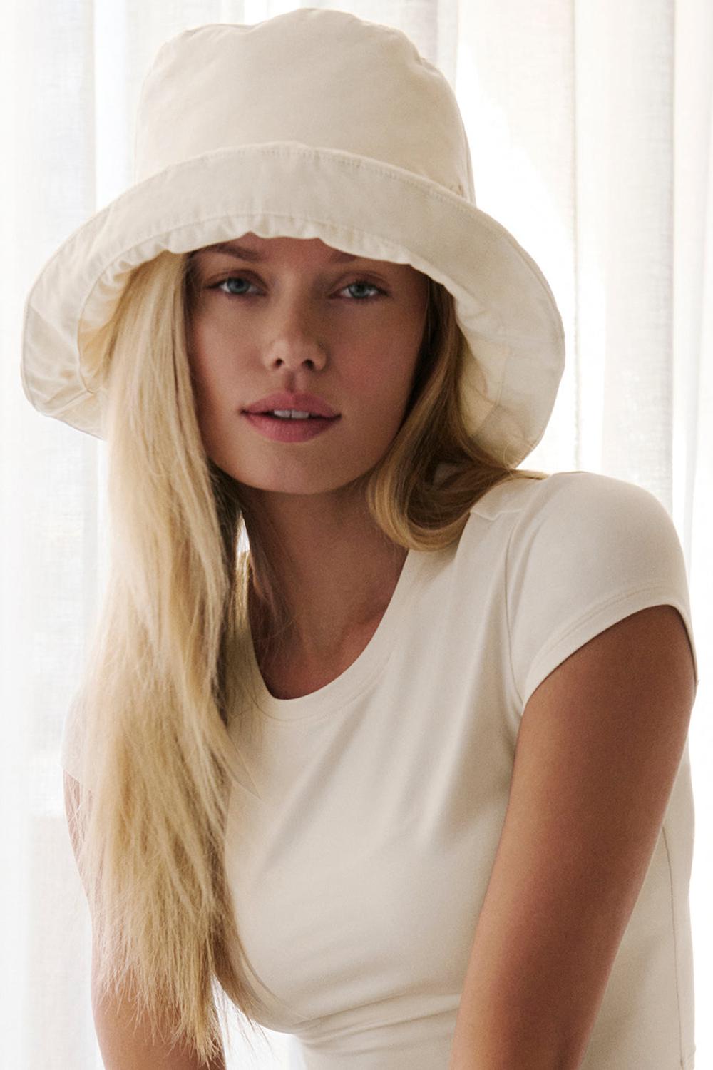 Sombreros De Pescador Alo Yoga Good Shade Mujer Oat Milk | Mexico  XDH-306271